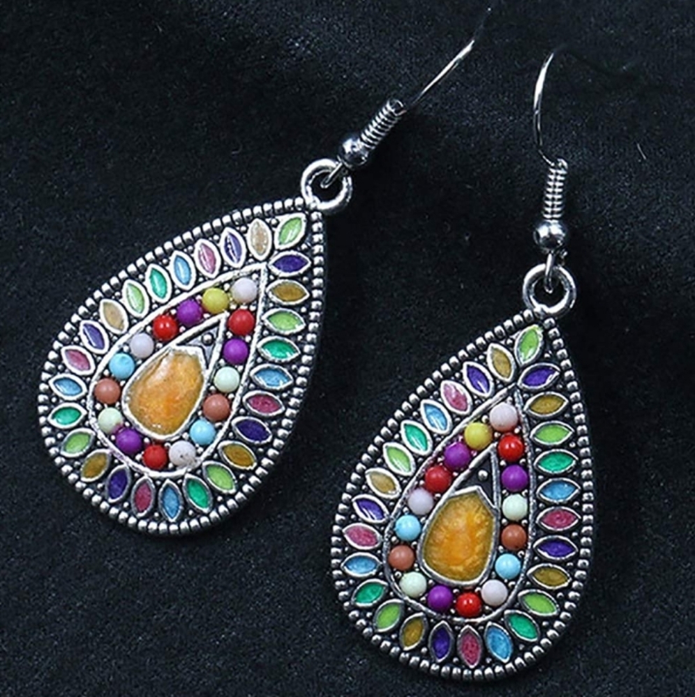 8 Pairs Boho Chic Statement Dangle Drop Earrings NWT - Picture 2 of 5